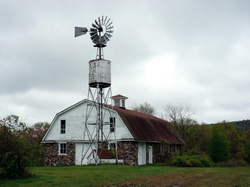 Tichenor-Gregory-Goddel-Wallisch Farmstead