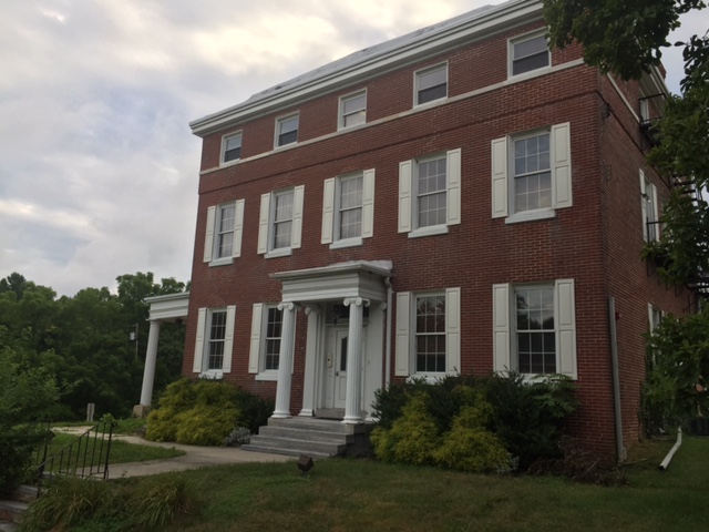 The Ephraim Tomlinson House