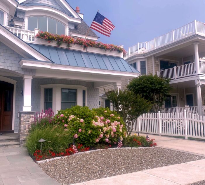 Stone Harbor: Taylor Swift & Vintage Houses